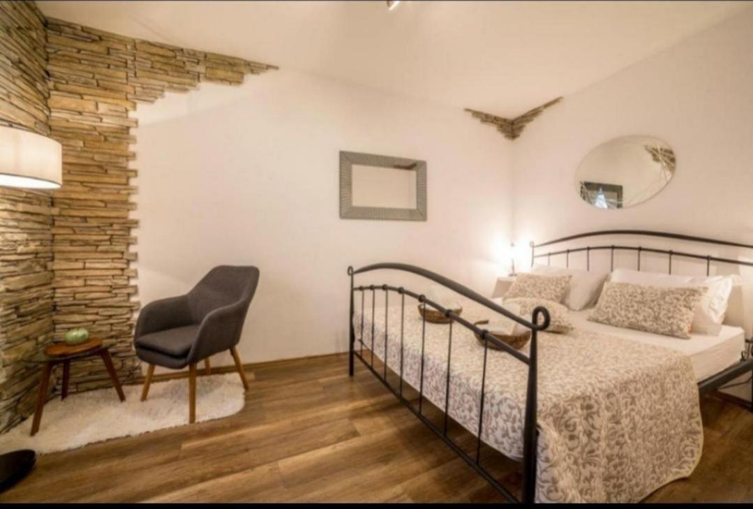 Iron Gates Apartments Спліт Номер фото