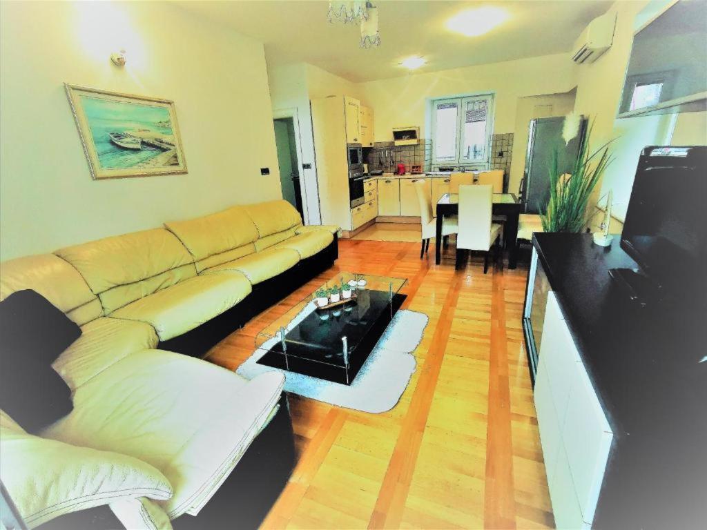 Iron Gates Apartments Спліт Екстер'єр фото