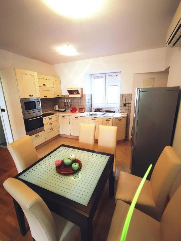 Iron Gates Apartments Спліт Екстер'єр фото